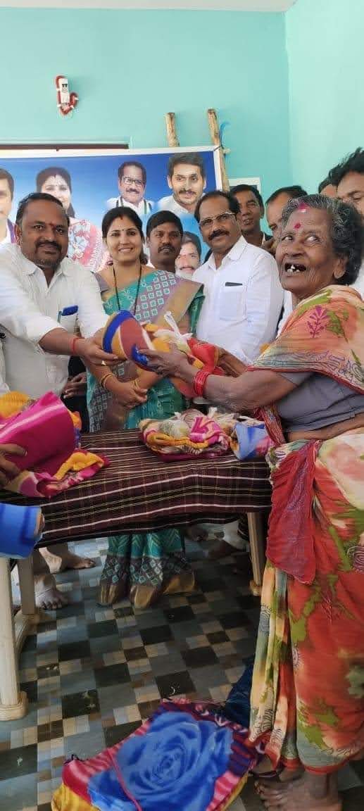 Blanket distribution to an elderly resident