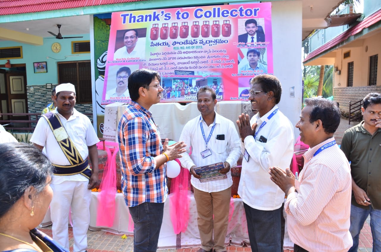 District Collector sanctioning gas cylinders to the foundation